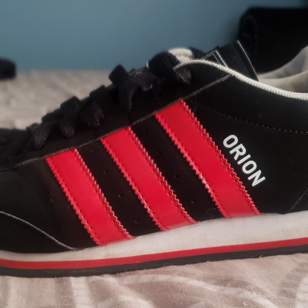 Adidas Orion Women's Size 8